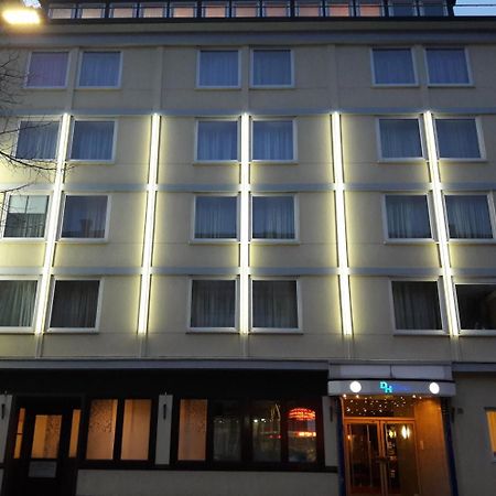 City Hotel By Celina Hagen  Extérieur photo