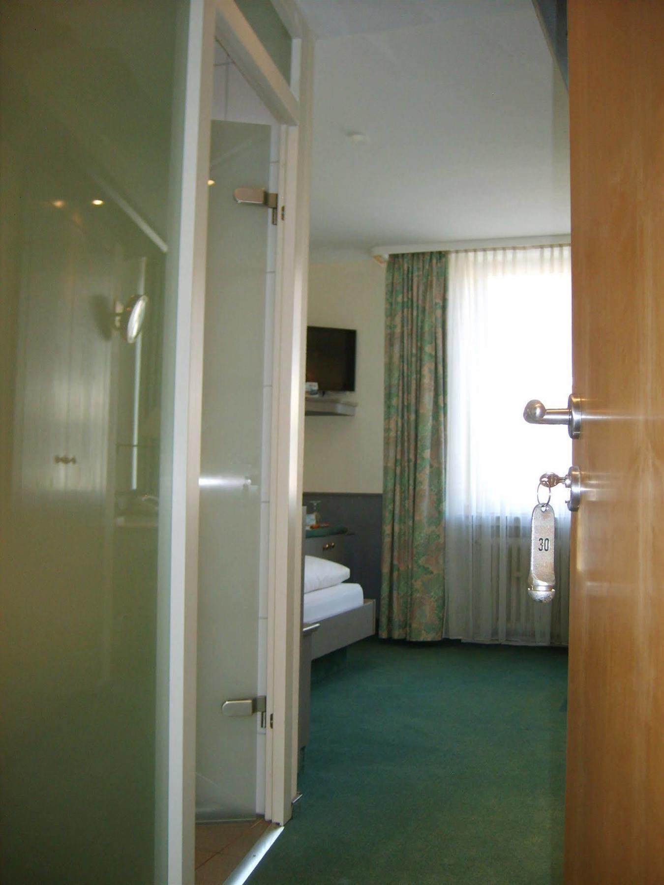 City Hotel By Celina Hagen  Extérieur photo