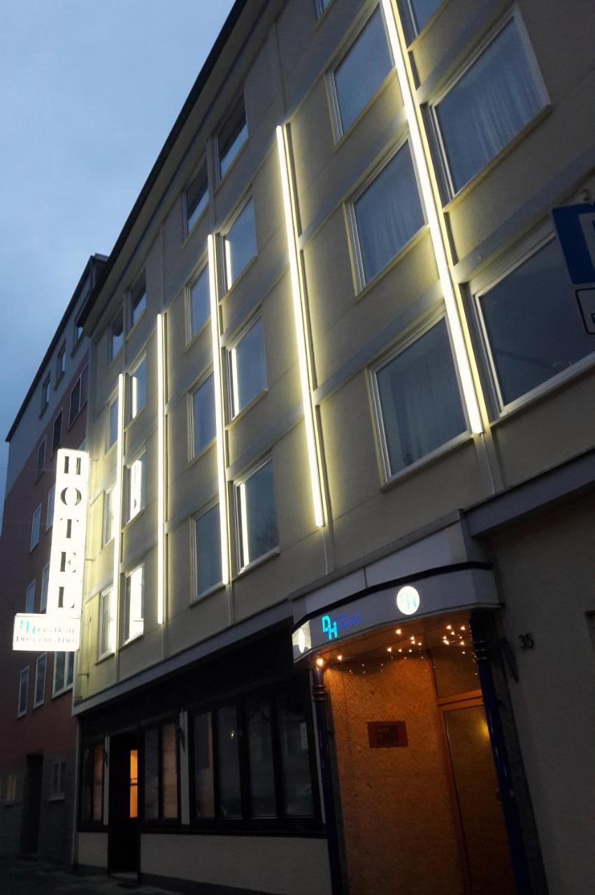 City Hotel By Celina Hagen  Extérieur photo